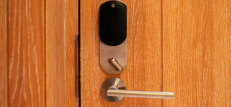 Automatic Locking Door Knob Corcoran